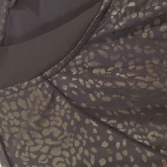 GAP embossed athletic jacket. - Picture 2 of 5